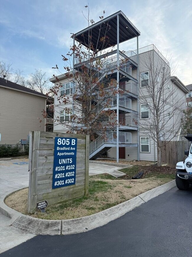 Building Photo - Modern 1 Bedroom Condo in the Heart of Melrose