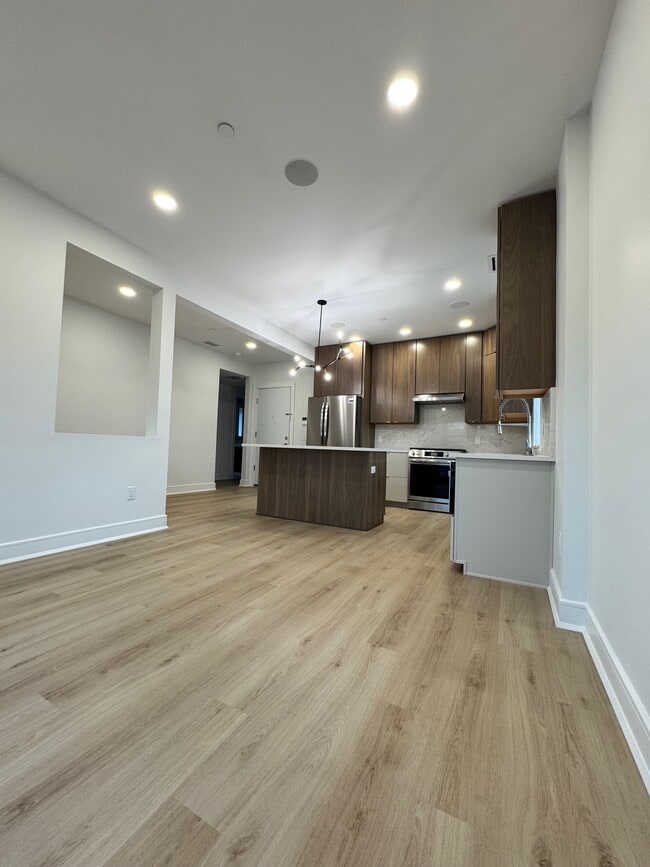 Photo - 85 W High St