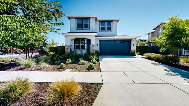 Building Photo - Rare Santa Rosa Four Bedroom house in Desi...