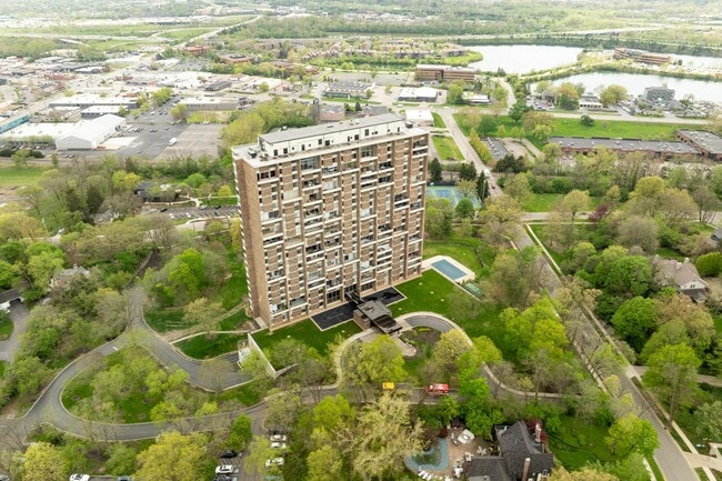 Photo - 1000 Urlin Ave Unidad 1407