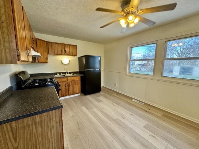 Photo - 708 Maumee Dr