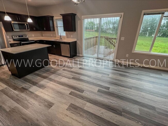 Photo - 3 Bedroom, 3 Bath Newer Build Home In Norwalk