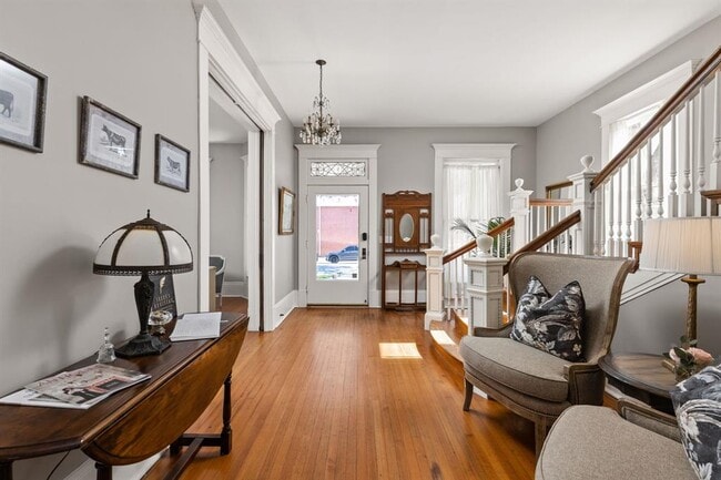 Photo - 201 Ramona St