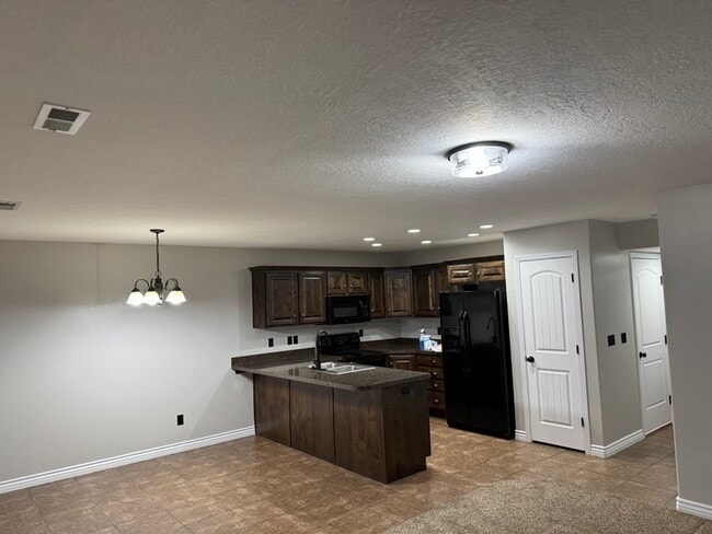 Photo - 282 W 1975 N