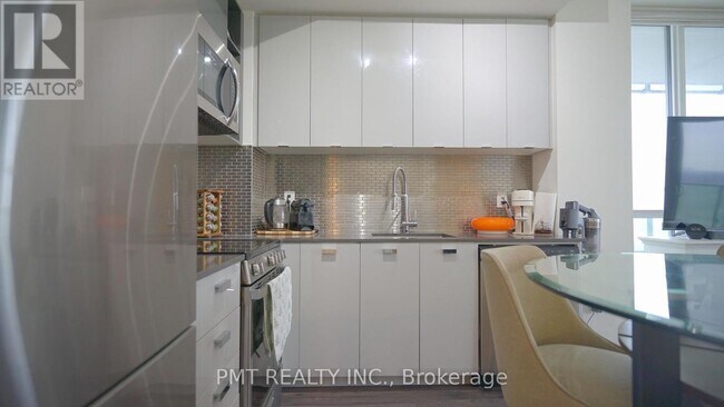 Photo - 10 De Boers Dr Unité 1205