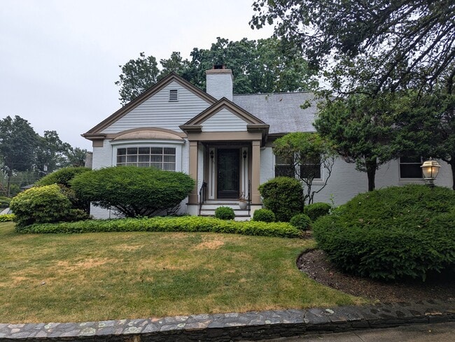 front view - 40 Brookway Rd