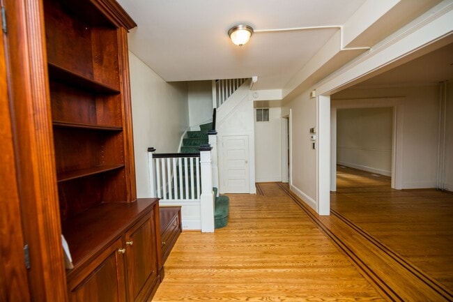 Photo - 2026/2027 JHU off-campus Renovated Charles Village 5bd/2ba w/ W/D & CAC Available 6/9/26