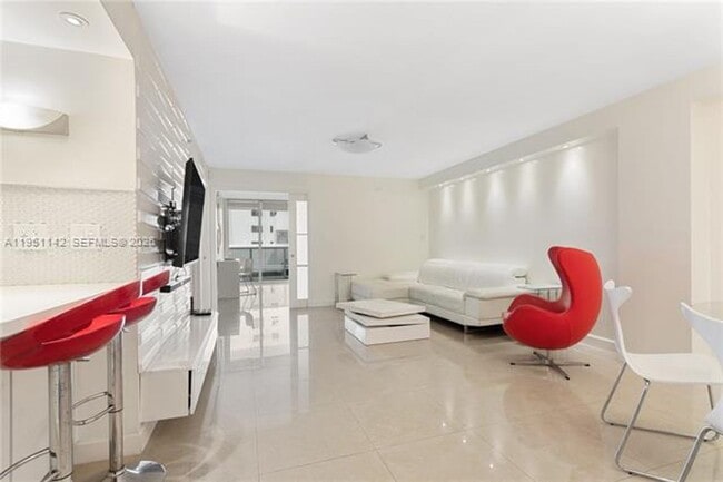 Building Photo - 2401 Collins Ave Unit 2401 Collins Ave # 1110