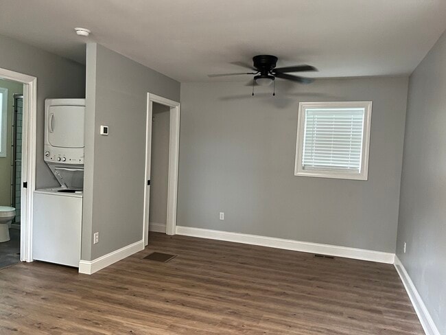 Photo - 402 1/2 W Pine St Unit 402 half