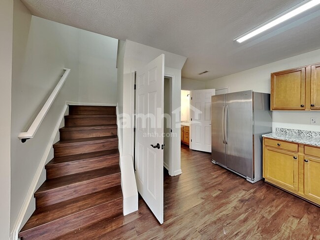 Photo - 1178 Edgewater Way