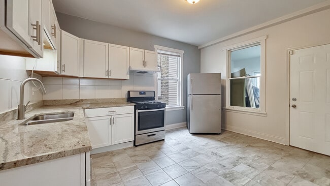 Photo - 2308 N Avers Ave