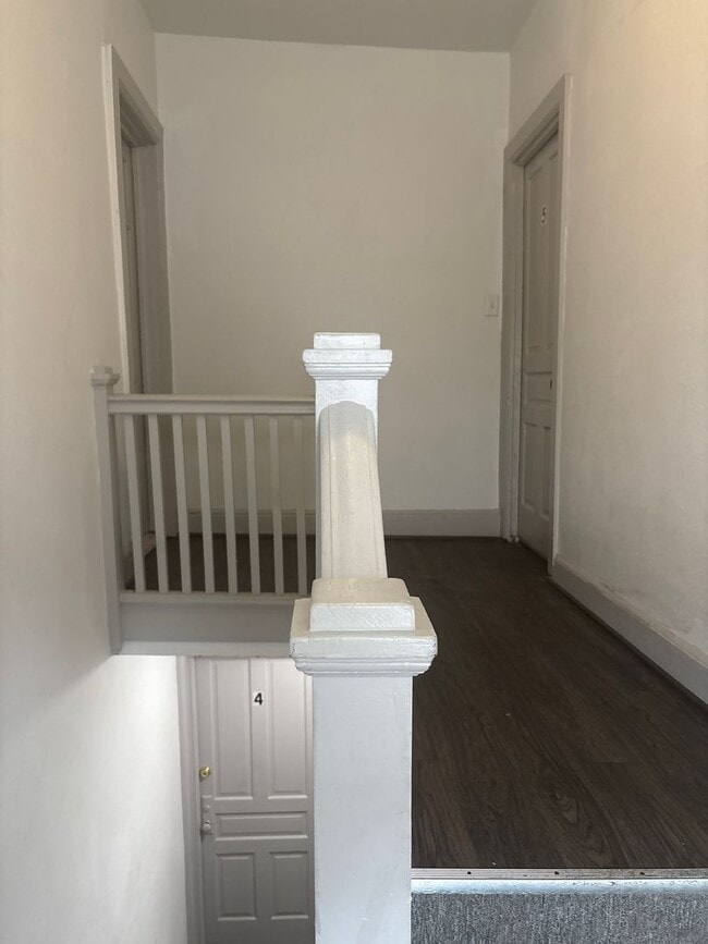 Photo - 232 E King St