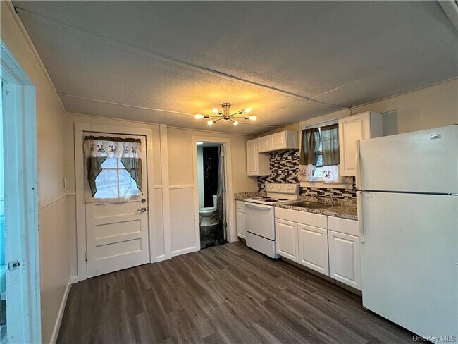 Photo - 55 Burlingham Rd