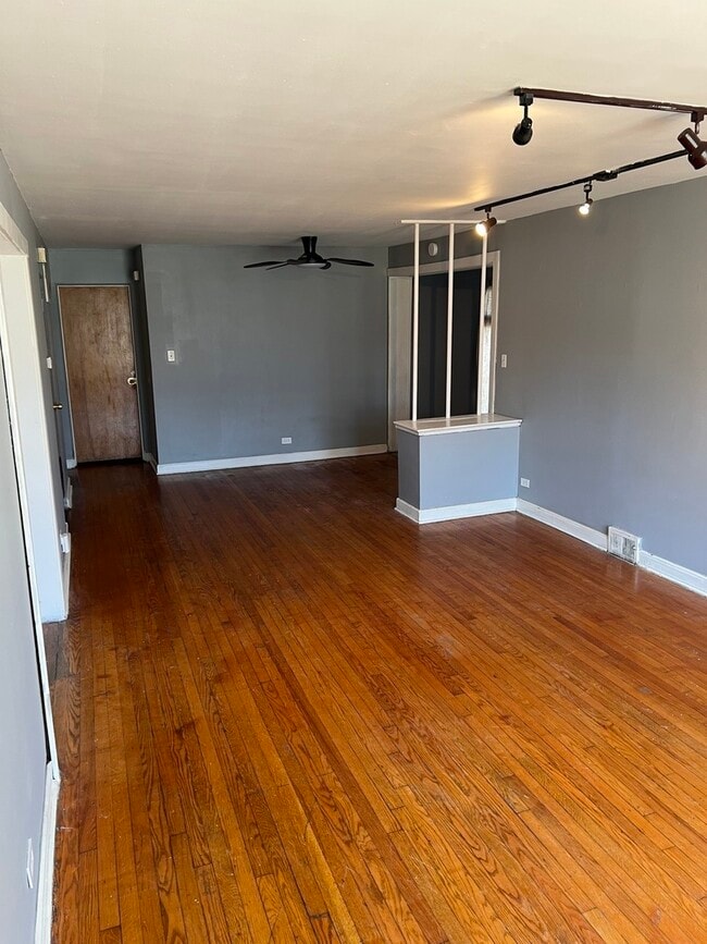 Photo - 8856 S Washtenaw Ave