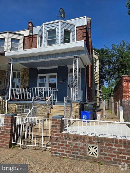 Building Photo - 5052 N Warnock St Rental