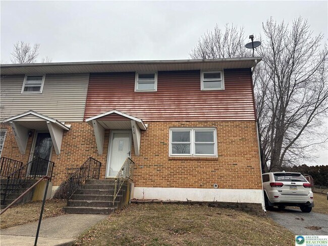 Photo - 616 Banks St