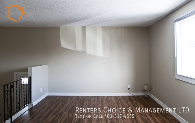 Photo - North Lethbridge Townhouse with Laundry, Parking, Balcony + Cats Ok