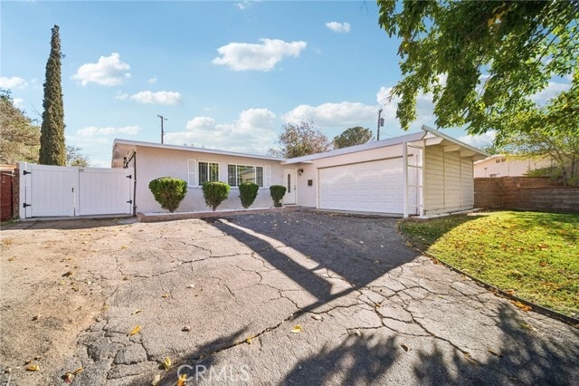 Photo - 706 Woodgate St