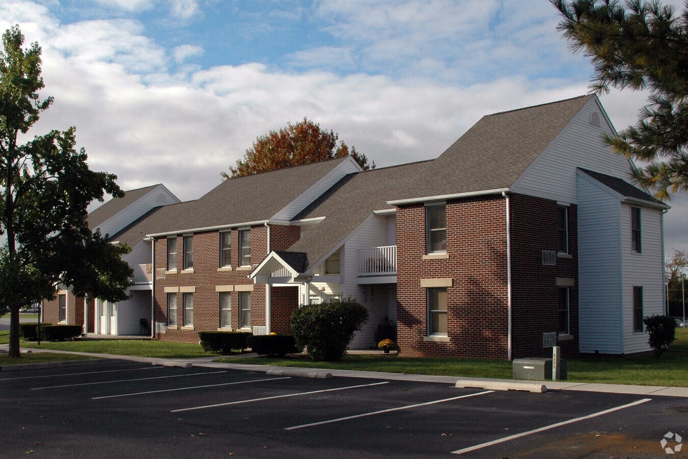 Photo - Oxford Manor Apartments