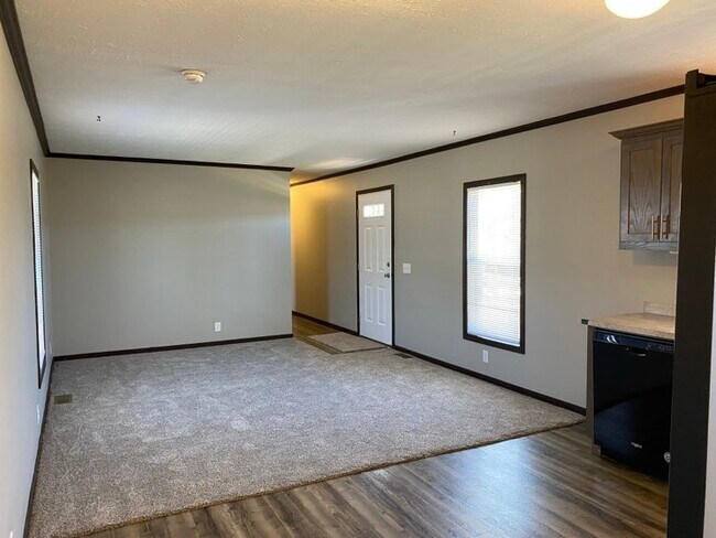 Photo - 10694 State Rte 762