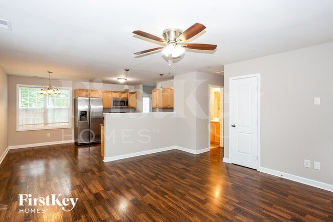 Photo - 100 Ash Ave NW