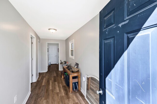 Photo - 1214 School St