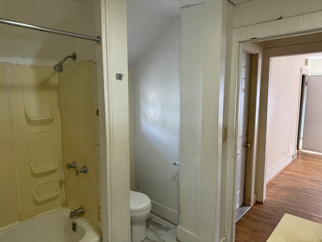 Photo - 428 Chippewa St