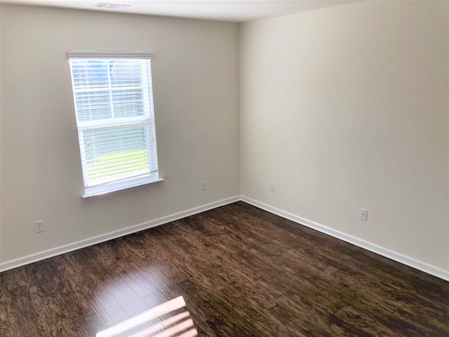 Photo - 14 Milsbury Ln