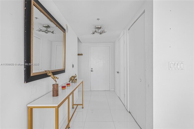 Photo - 92 SW 3rd St Unit 2405