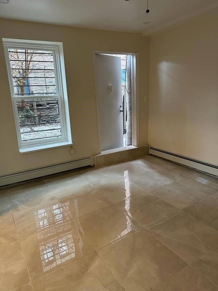 Photo - 80 Elliott Ave Unidad Ground Floor
