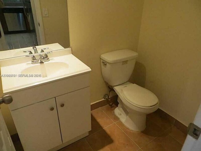 Photo - 2025 NE 164th St Unit 312