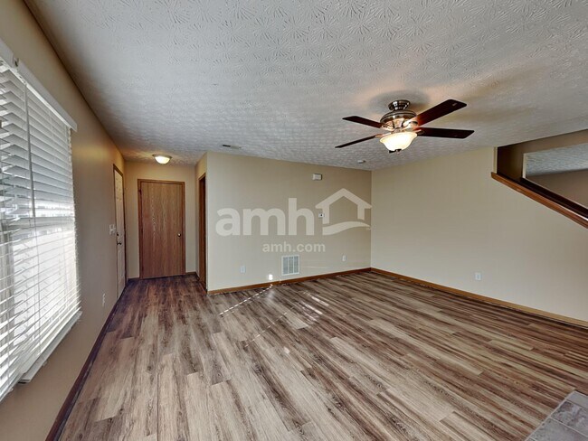 Photo - 7802 Jefferson Run