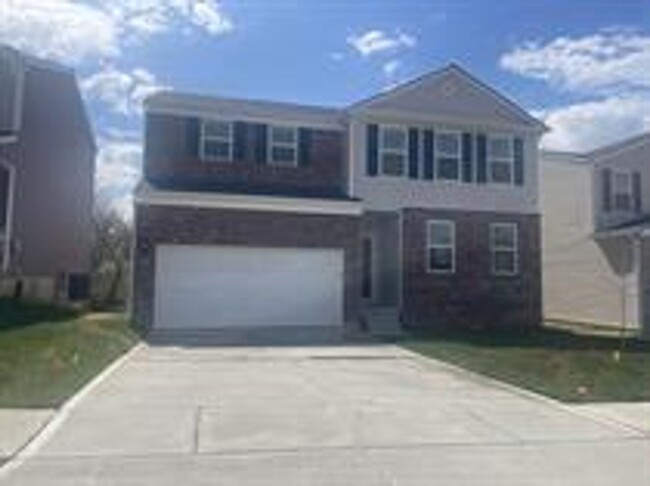 Newer Home off Hurstbourne - Newer Home off Hurstbourne