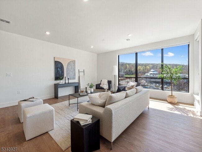 Photo - 555 Northfield Ave