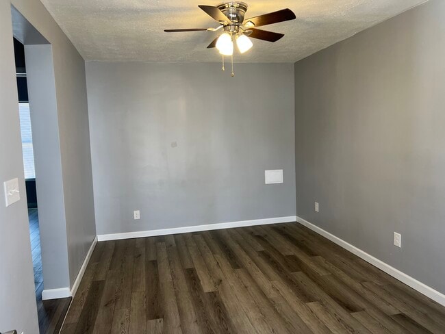 Photo - 306 E Main St Unidad B