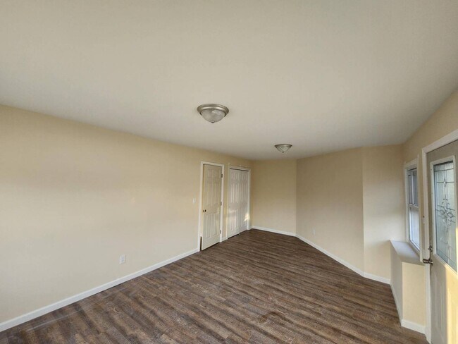 Photo - 24 Poplar Pl