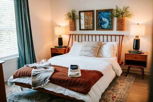 Building Photo - 284 Bailey St Unit 420