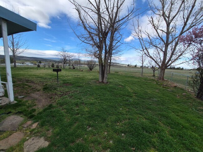 Photo - 3 bed/ 2 bath Country Home in California Pines