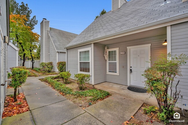 Photo - 1714 Somerset Pl