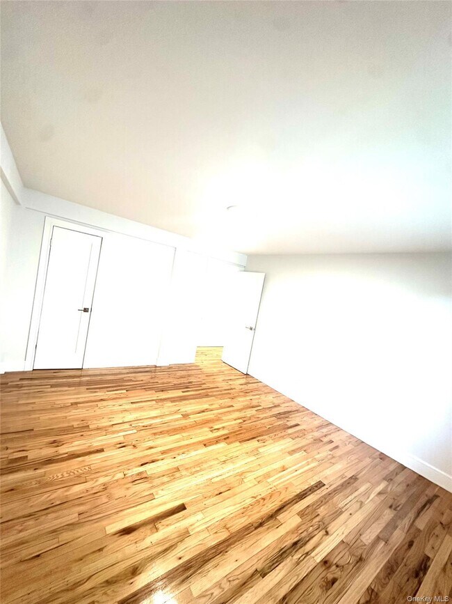 Photo - 495 Kimball Ave Unidad First Floor