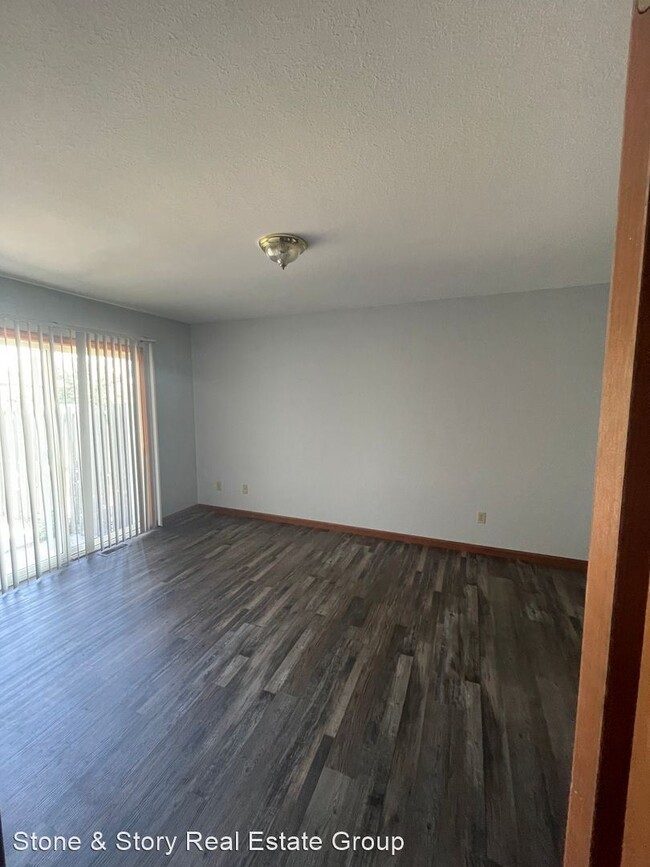 3 br, 2.5 bath House 3717 SW Moundview CT Rental For Rent in Topeka