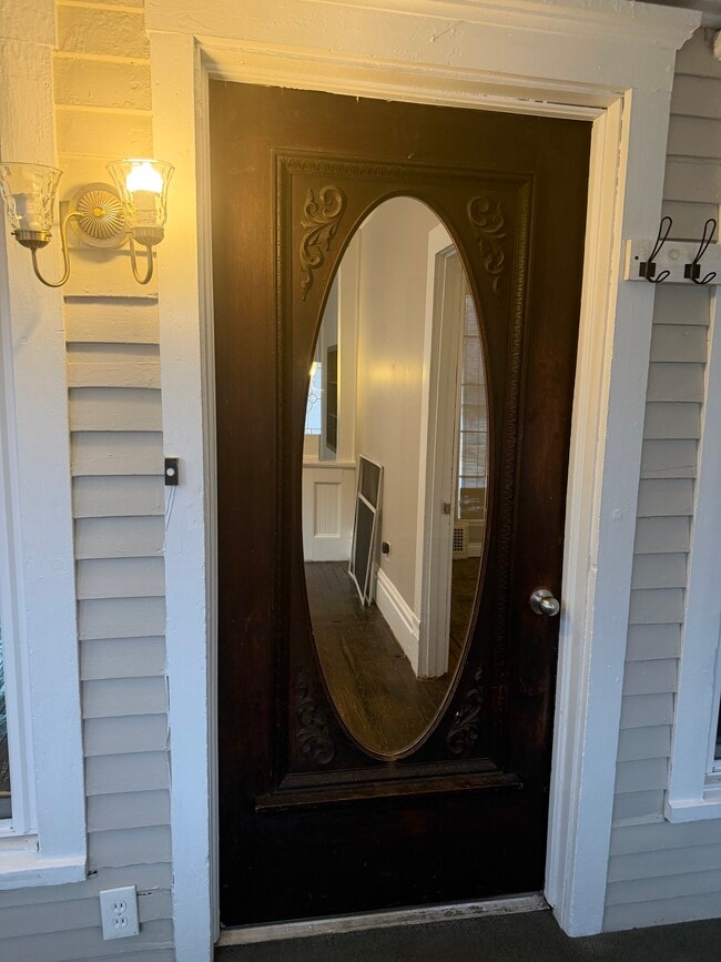 Building Photo - 134 Perry St Unit 1