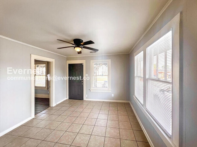 Photo - 114 W 18th St