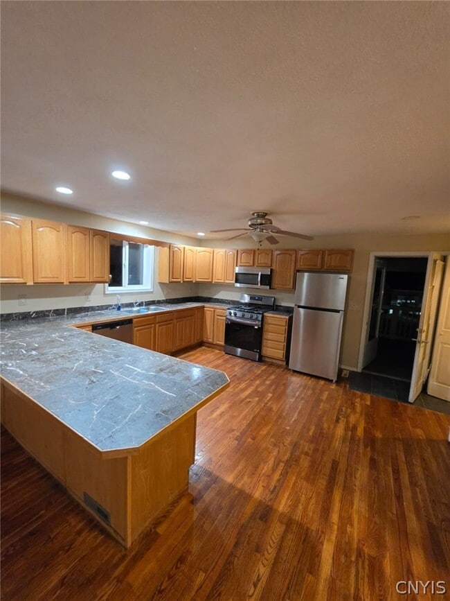 Photo - 235 Maple St