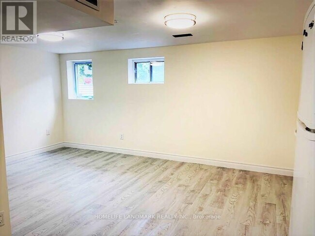 Photo - 6 Dempster St