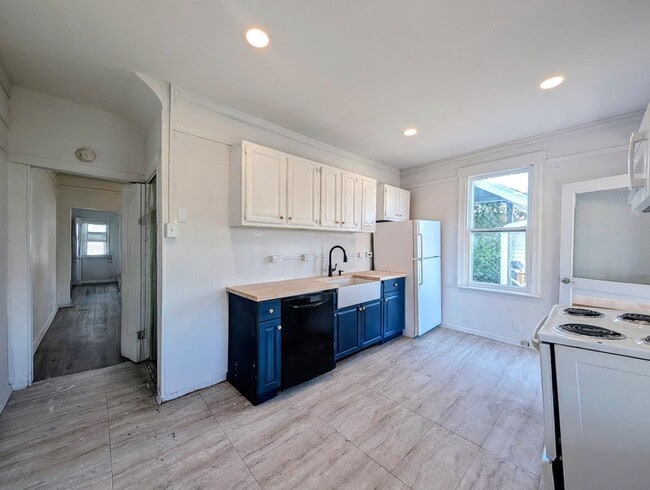 Photo - 416 Guilford Ave