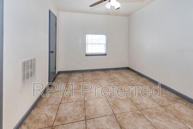 Photo - 1800 N Wayside Dr Unidad 20