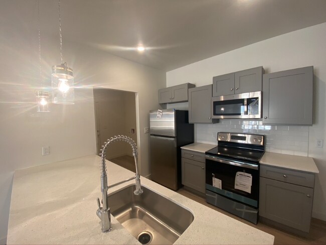 Photo - 5508 Itasca St