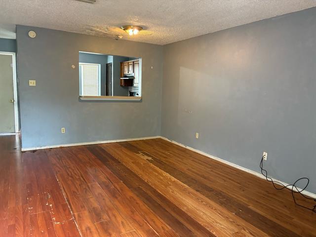 Photo - 1366 Old Jamestown Ct