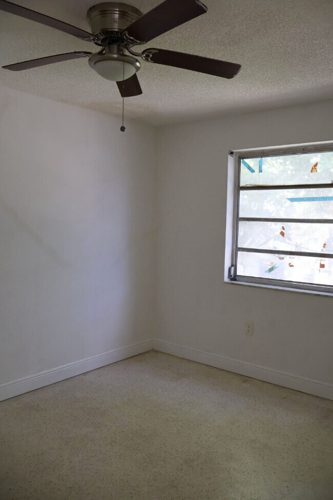 Photo - 528 SW 6th St